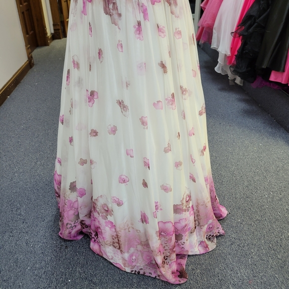 CIRE PINK/WHITE FLOWY DRESS - Picture 2 of 9
